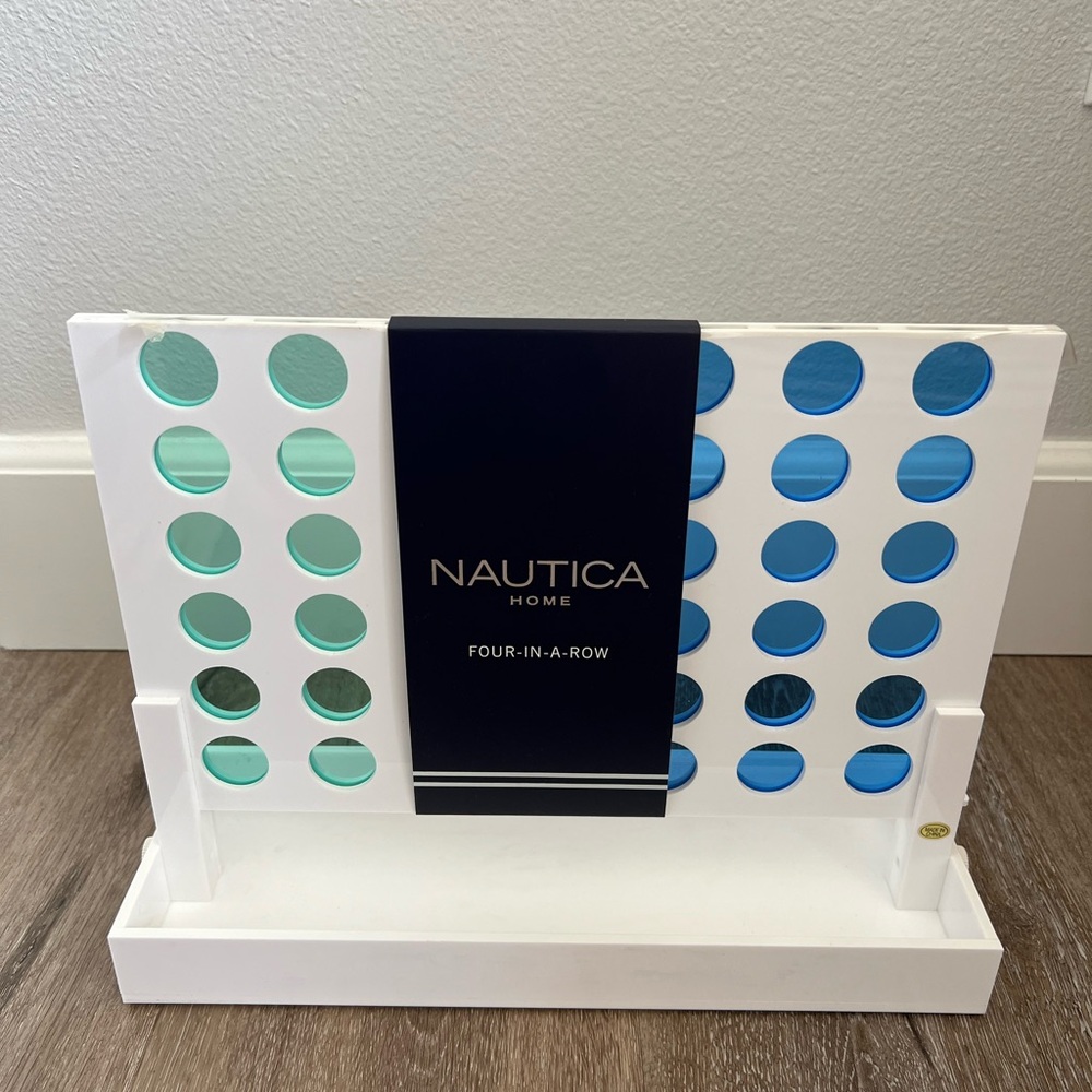 BRAND NEW Nautica Acrylic Connect 4 Game
